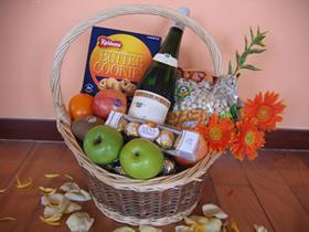  China Flower China Florist  China  Flowers shop China flower delivery online  ,China:Gift basket with White wine